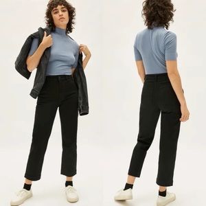 Everlane The Straight-Leg Crop in Black 2